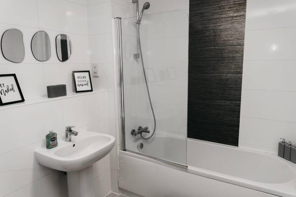 Stunning Modern Heart Of The City Apartment Sheffield Zewnętrze zdjęcie
